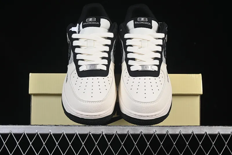 All categories Nk Air Force 1 Air Force series Nk Air Force 1 Low Air Force low-top Nike Air Force 1'07 Low Balenciaga co-branded off-white black hook printing Air Force 1 low-top casual sneakers XD2588-611